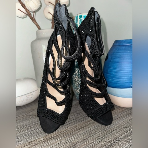 Gianni Bini Black Heels - Picture 1 of 9